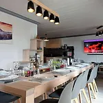 Renove Chaleureux Et Moderne, 120m², 10-12 Pers, Acces Direct Aux Pistes, Stationnement Inclus - Fr-1-545-20 Apartment *