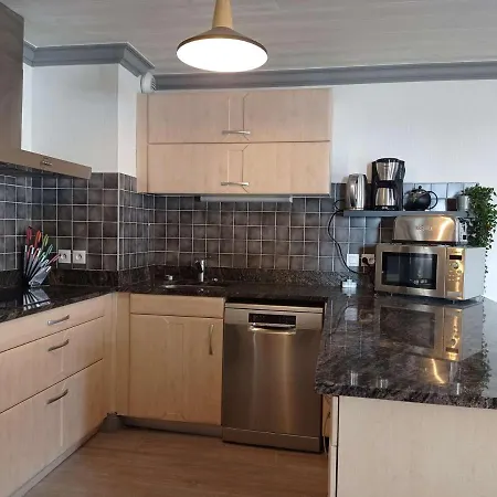 Renove Chaleureux Et Moderne, 120m², 10-12 Pers, Acces Direct Aux Pistes, Stationnement Inclus - Fr-1-545-20