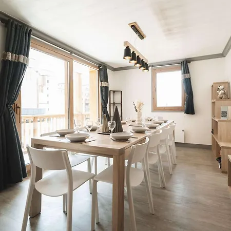 Renove Chaleureux Et Moderne, 120m², 10-12 Pers, Acces Direct Aux Pistes, Stationnement Inclus - Fr-1-545-20